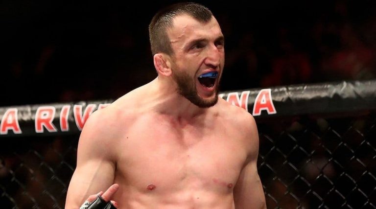 Россиянин Муслим Салихов выступит на турнире UFC 251