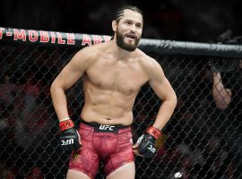 Хорхе Масвидаль в выигрышном положении