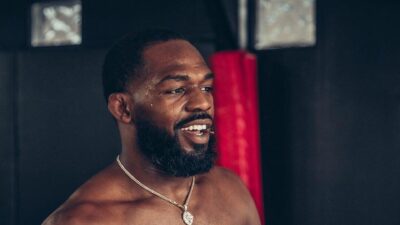 Джон Джонс ведет переговоры о своем поединке в Белом доме