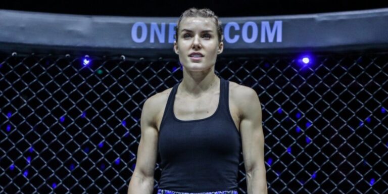 Екатерина Вандарьева проиграла Иман Барлоу на турнире ONE Fight Night 8 в Сингапуре