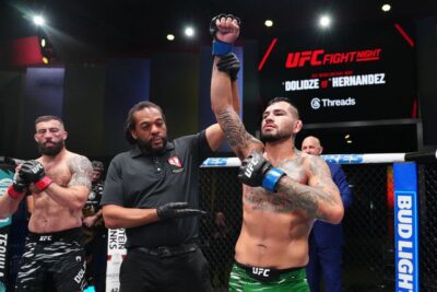 Роман Долидзе досрочно проиграл Энтони Эрнандесу на турнире UFC в Лас-Вегасе